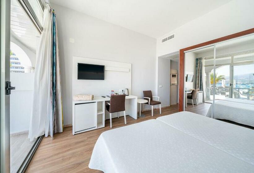 اتاق استاندارد با تراس و چشم‌انداز دریا, Seramar Hotel Comodoro Playa