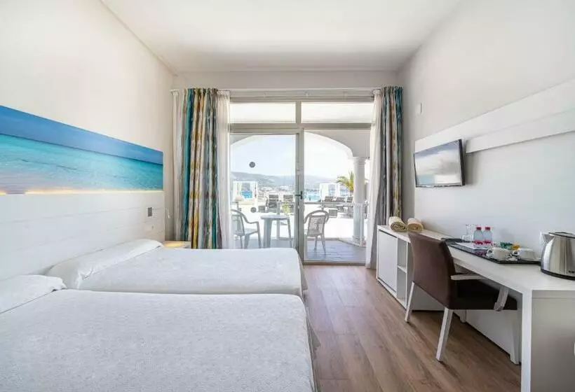 اتاق استاندارد با تراس و چشم‌انداز دریا, Seramar Hotel Comodoro Playa