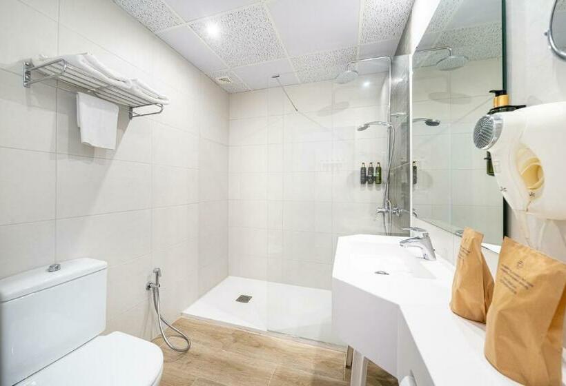 اتاق استاندارد با تراس و چشم‌انداز دریا, Seramar Hotel Comodoro Playa