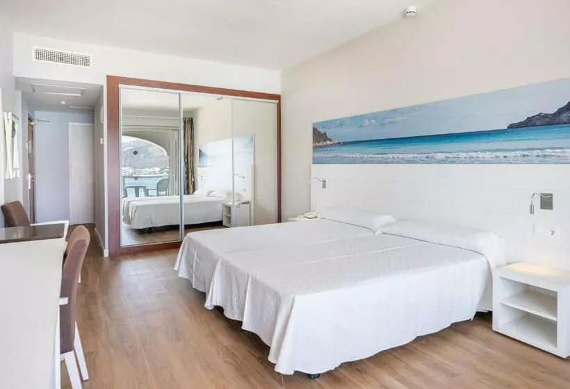 اتاق خانوادگی با چشم‌انداز دریا, Seramar Hotel Comodoro Playa