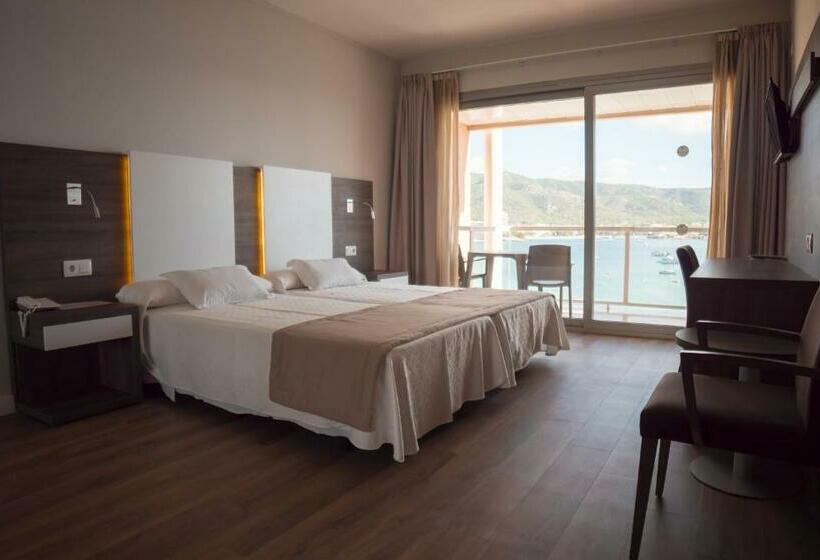 اتاق خانوادگی با چشم‌انداز دریا, Seramar Hotel Comodoro Playa