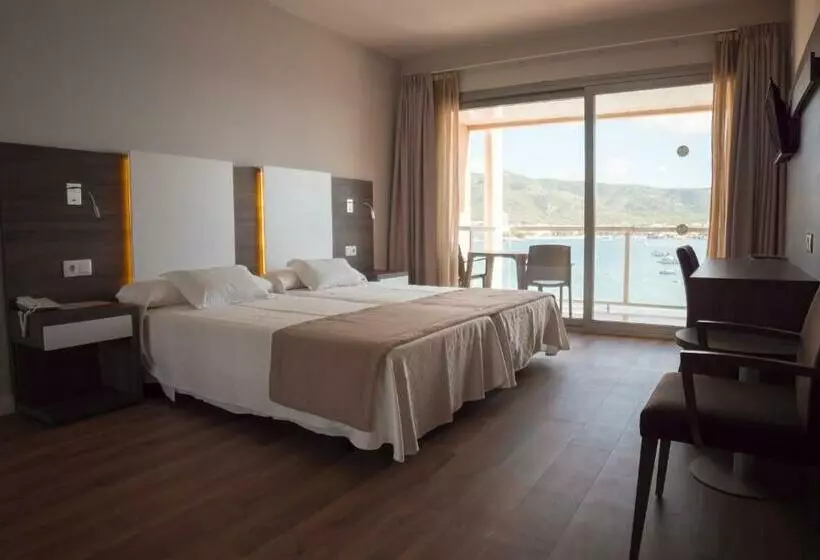 اتاق خانوادگی با چشم‌انداز دریا, Seramar Hotel Comodoro Playa