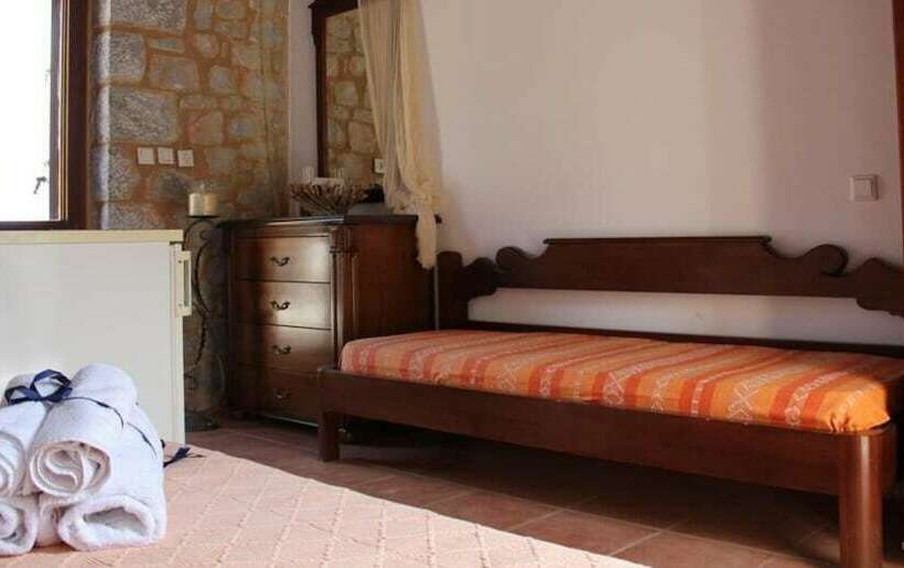 غرفة قياسية ثلاثية, Lalloudes Seaside Accommodation