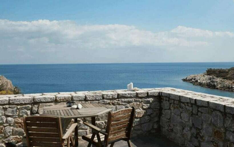 غرفة قياسية مطلّة علي البحر, Lalloudes Seaside Accommodation