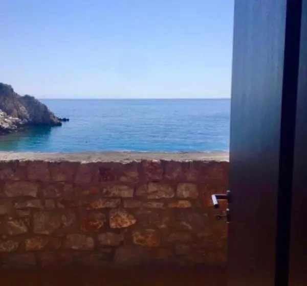 スーペリアファミリールーム, Lalloudes Seaside Suites Sea And Pool View