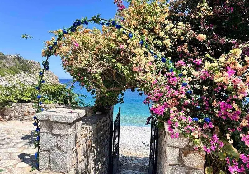 オーシャンビュースタンダードルーム, Lalloudes Seaside Accommodation