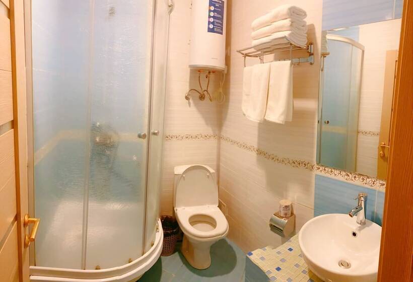 חדר סטנדרט לשלושה, Zolotoy Phoenix