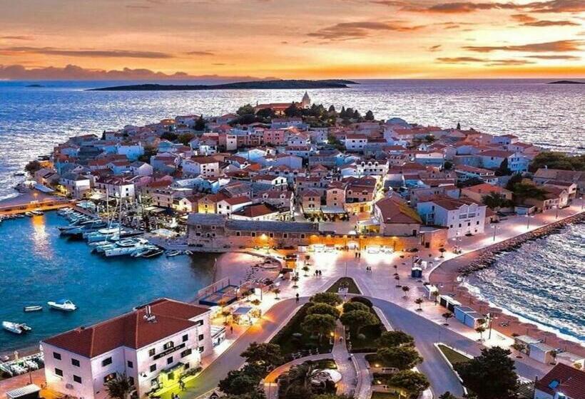 标准单人间, Apartments & Rooms Mikelin