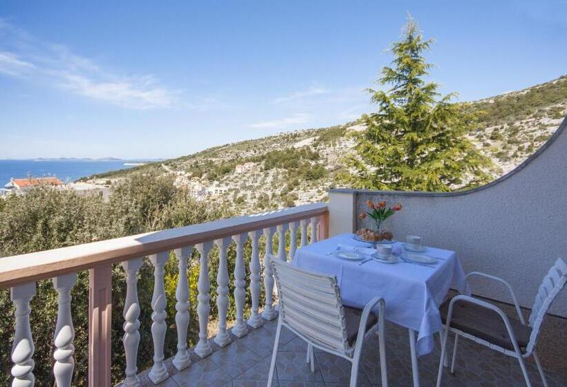 标准单人间, Apartments & Rooms Mikelin