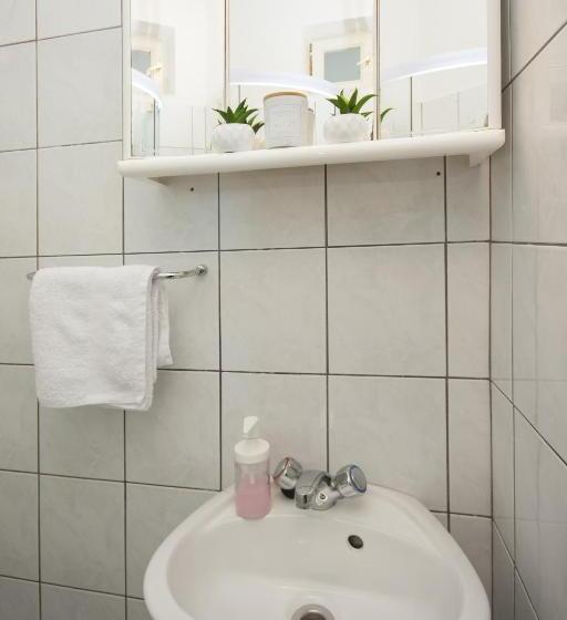 标准工作室, Apartments & Rooms Mikelin