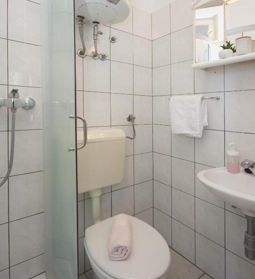 标准工作室, Apartments & Rooms Mikelin