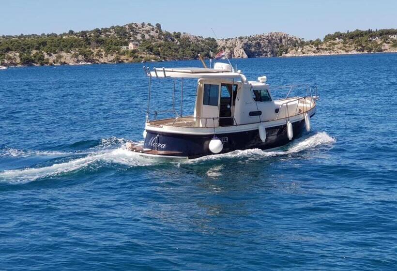 标准工作室, Apartments & Rooms Mikelin