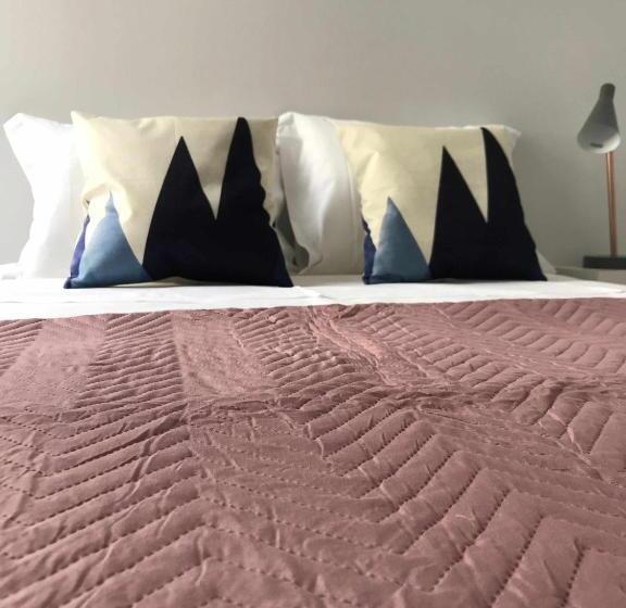 اتاق استاندارد, Baron Faro Guest House