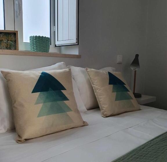 اتاق استاندارد سه نفره, Baron Faro Guest House