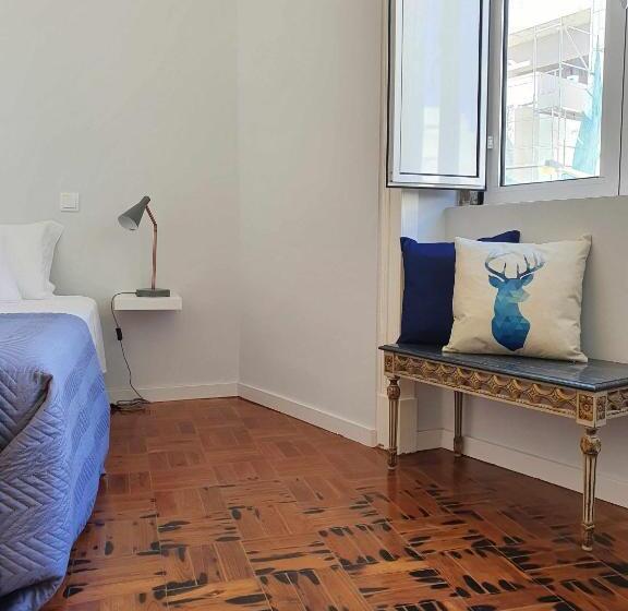 اتاق استاندارد سه نفره, Baron Faro Guest House