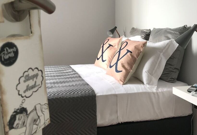 اتاق استاندارد, Baron Faro Guest House