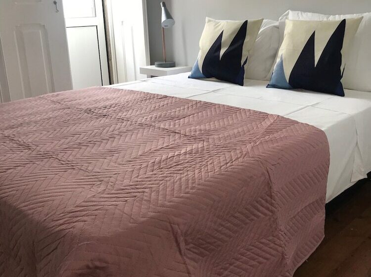 اتاق استاندارد, Baron Faro Guest House