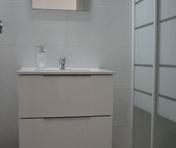 اتاق استاندارد, Baron Faro Guest House