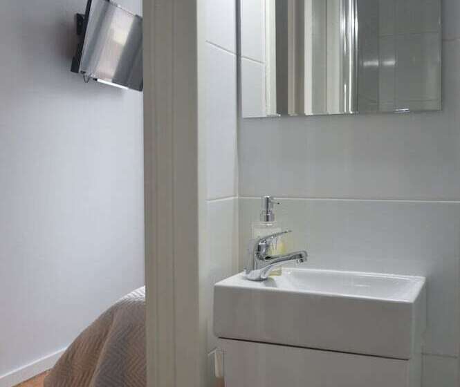 اتاق استاندارد, Baron Faro Guest House