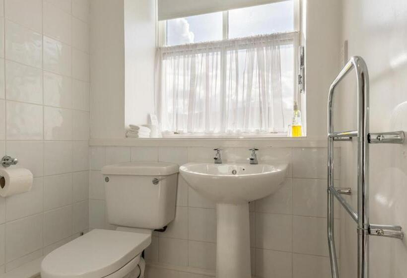 ファミリールーム, Dorchester House