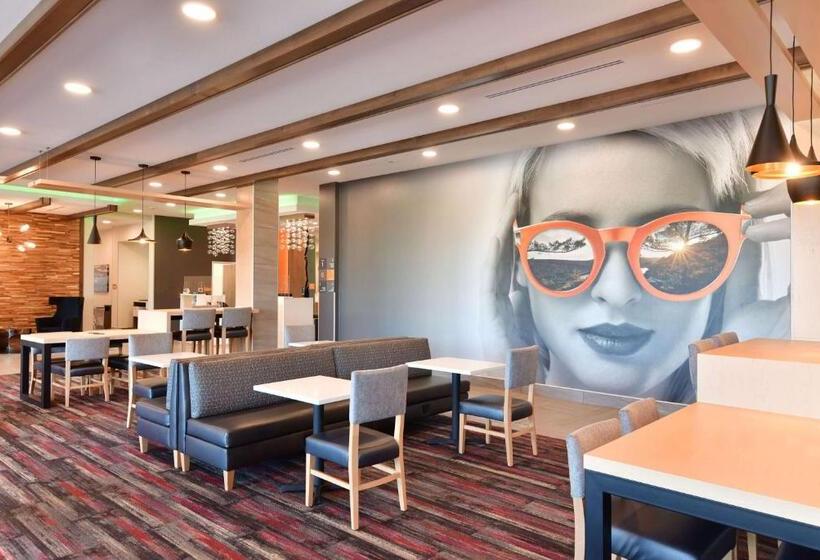 身障者適用スタンダードルーム, La Quinta Inn & Suites By Wyndham Wisconsin Dells Lake Delton