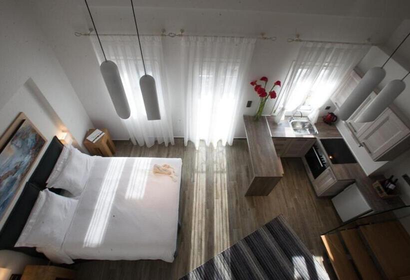 استودیو استاندارد با تخت کینگ, Villa Vilielmini