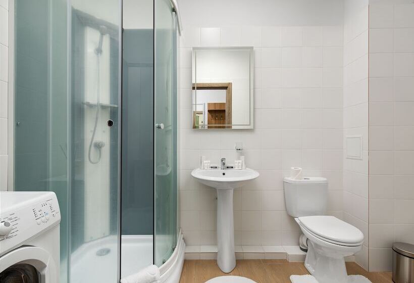 חדר סטודיו סטנדרד, Radius Central House