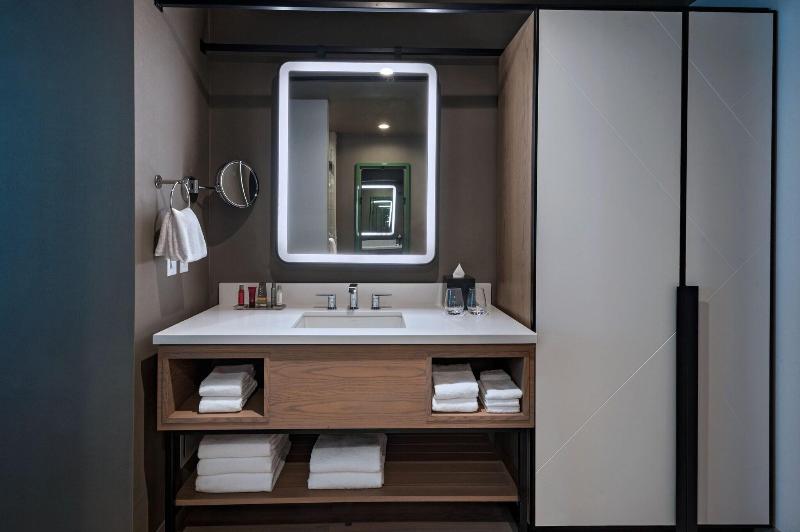 스탠다드 룸 킹사이즈 침대, Austin Marriott Downtown