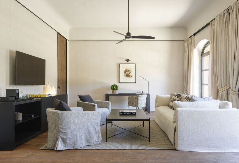 سوییت با استخر, Can Ferrereta