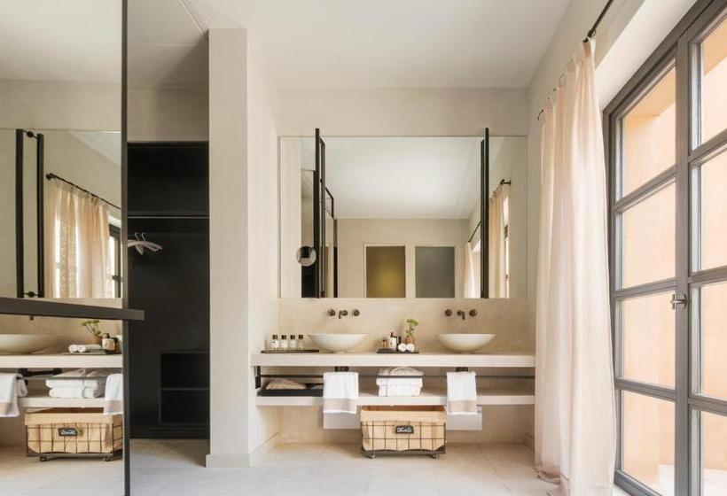 سوییت با استخر, Can Ferrereta