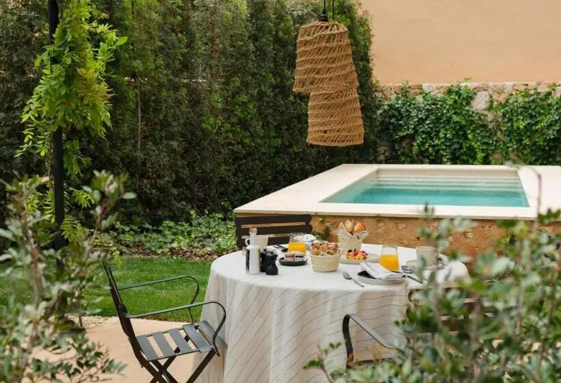 Suite with Pool, Can Ferrereta