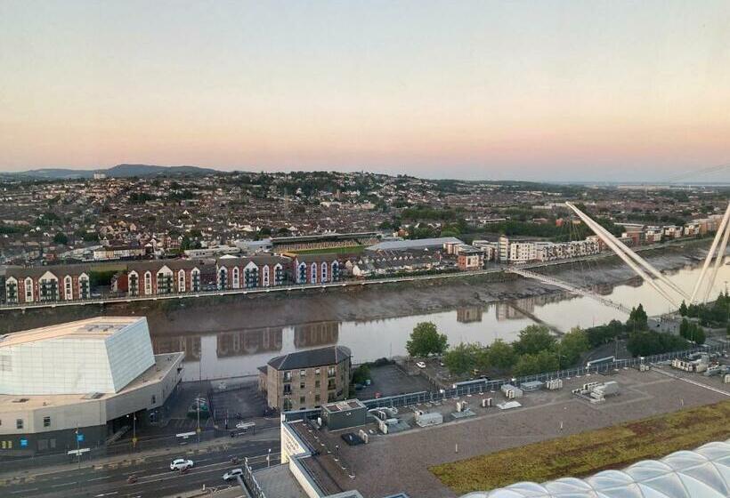 프레스티지 룸, Mercure Newport