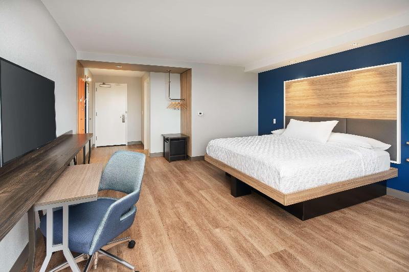 Номер Стандарт Кровать Кинг Адаптированный для Инвалидов, Tru By Hilton Ft. Lauderdale Airport