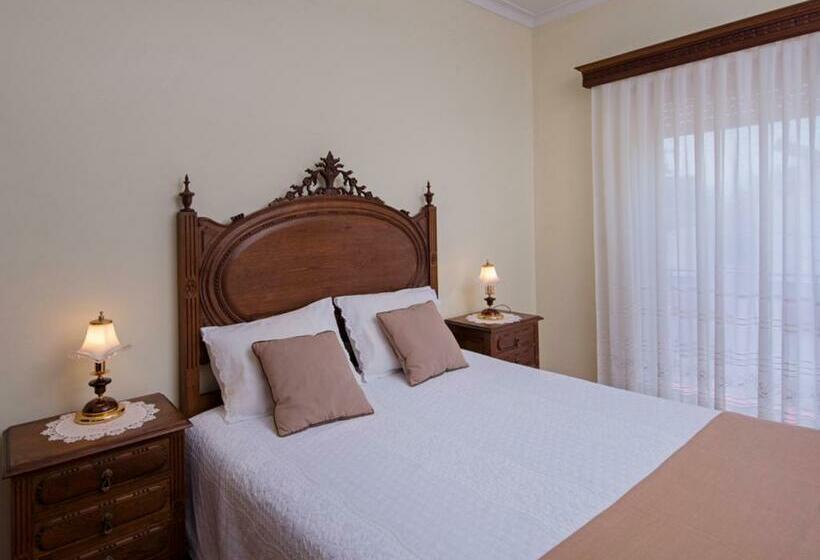 غرفة قياسية, Alojamento Correia