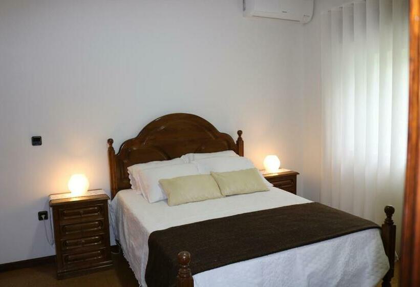 غرفة قياسية, Alojamento Correia