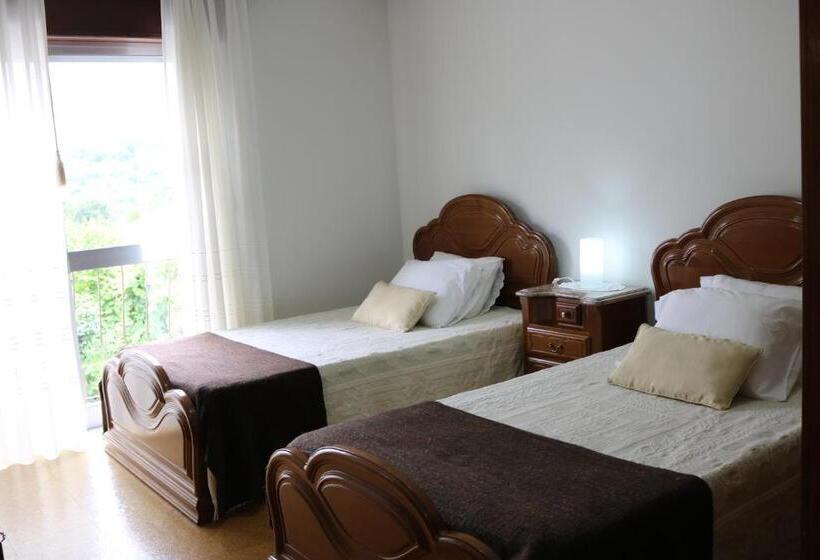 غرفة قياسية, Alojamento Correia