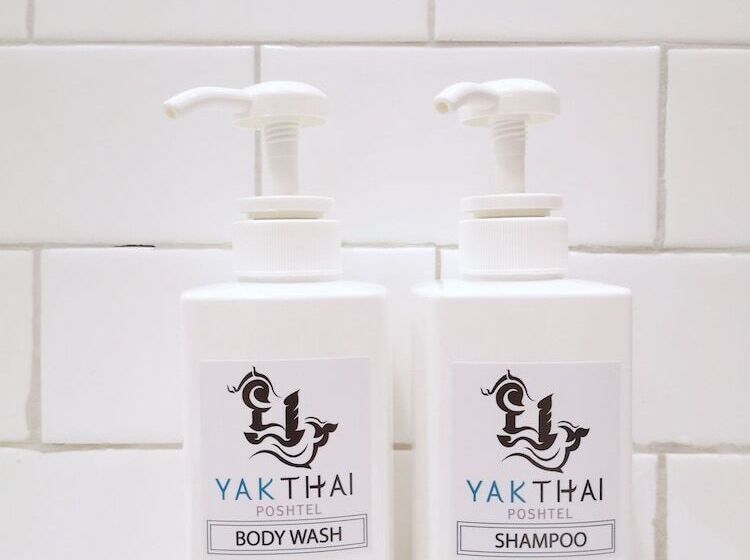 اتاق لوکس خانوادگی, Yakthai Poshtel