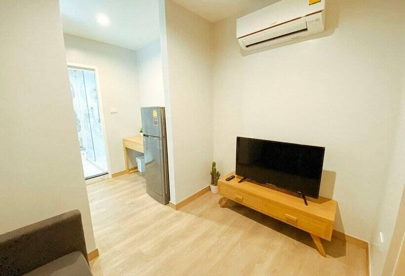اتاق لوکس خانوادگی, Yakthai Poshtel