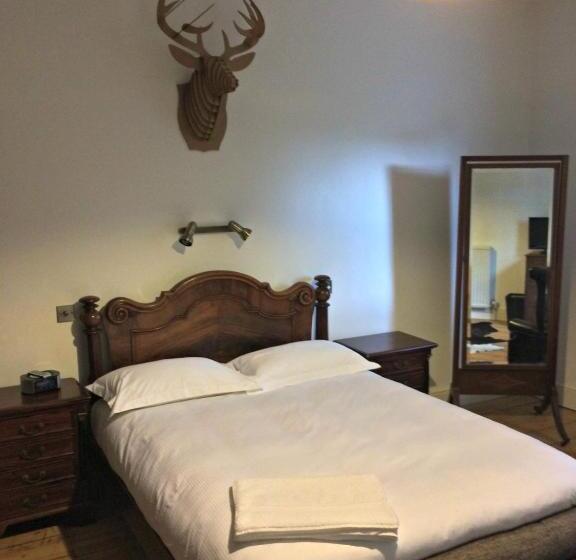 غرفة ديلوكس, Walltree House