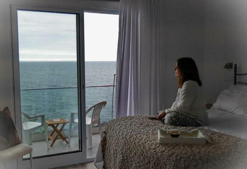 اتاق لوکس با بالکن و چشمانداز دریا, Garoupas Inn