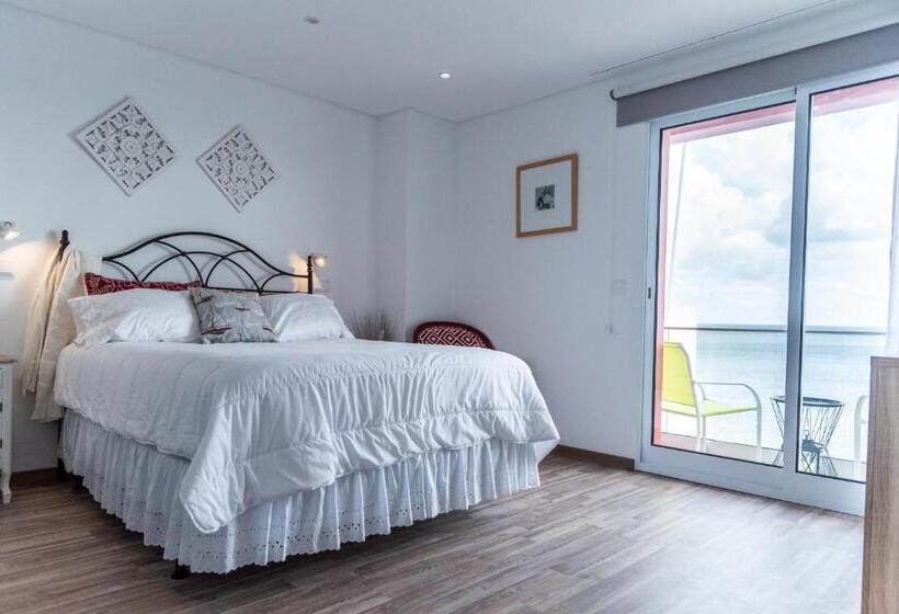 اتاق لوکس با بالکن و چشمانداز دریا, Garoupas Inn