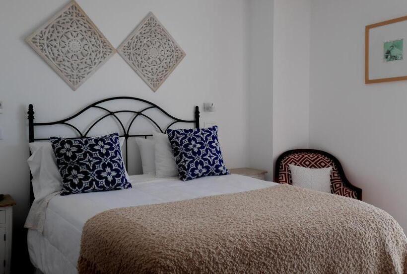 اتاق استاندارد, Garoupas Inn