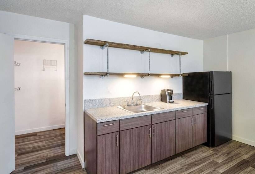 اتاق استاندارد با 2 تخت دوبل, Hillside Crossing Nashville A Ramada By Wyndham