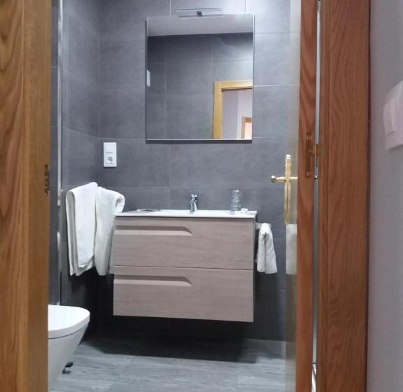 חדר סטנדרט נוף להרים, Hostal Montreal