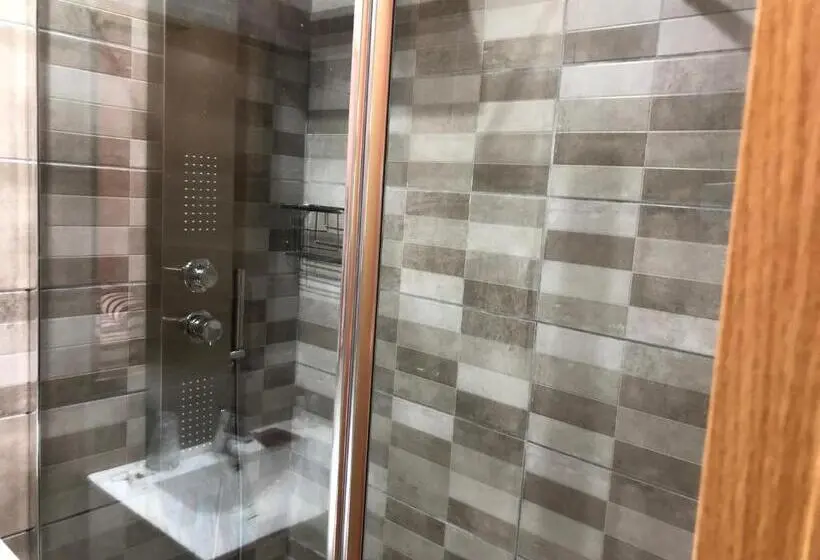 マウンテンビュースタンダードルーム, Hostal Montreal