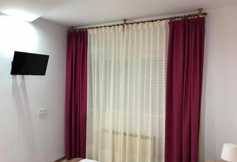 マウンテンビュースタンダードルーム, Hostal Montreal