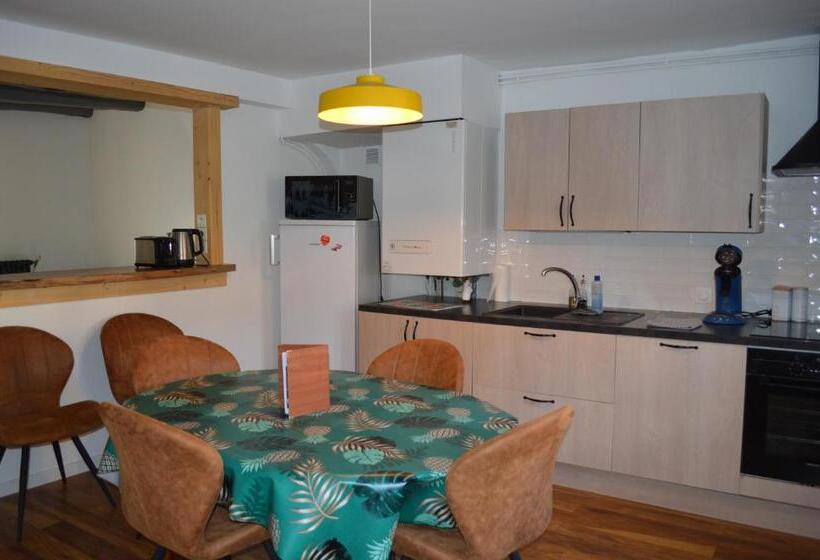 בית, 2 חדרי שינה, J&g House