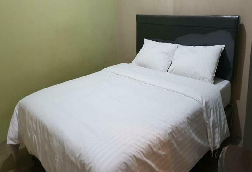Номер Стандарт, Safaraz Garden Near Galaxy Bekasi Mitra Reddoorz