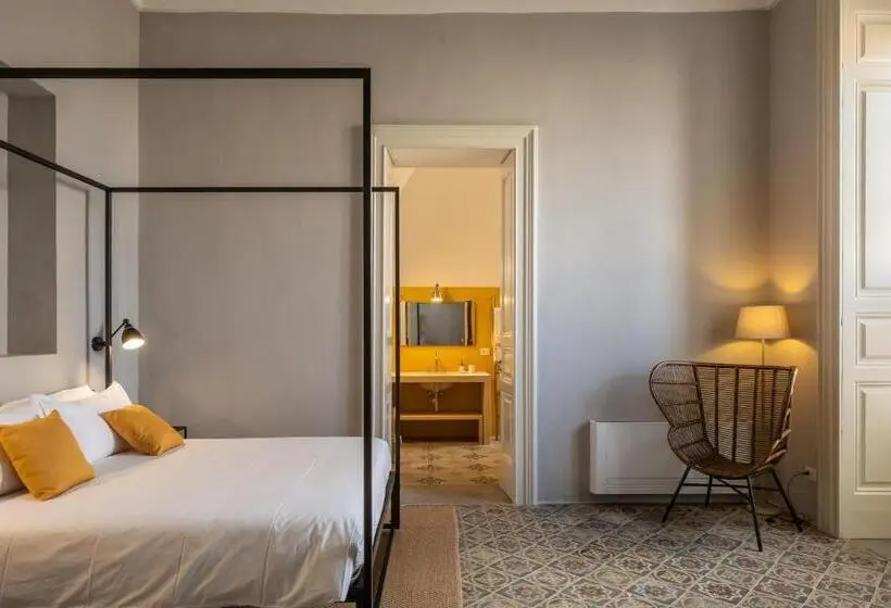 バルコニー付きデラックスルーム, Palazzo Garzia Dimora Storica