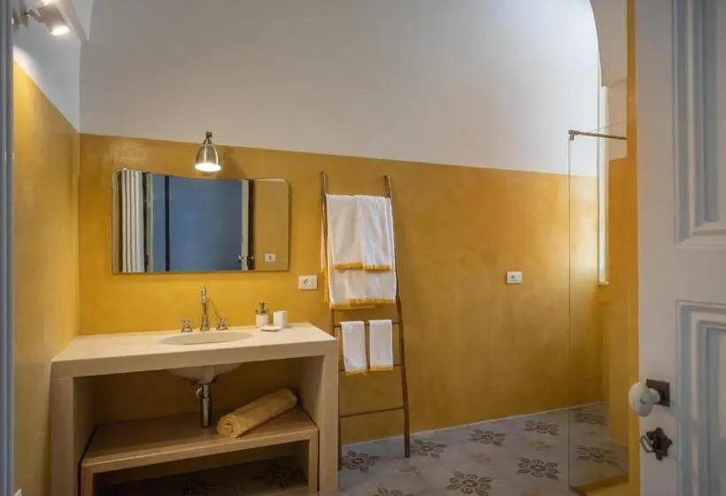 バルコニー付きデラックスルーム, Palazzo Garzia Dimora Storica